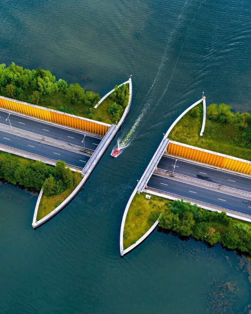 Magnificence of Veluwemeer Aqueduct: A True Engineering Wonder - NICKEY ...